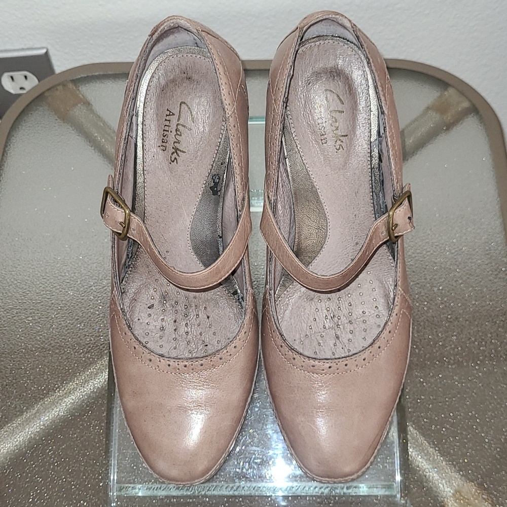 Clarks Artisan Mary Jane Block Heel Pumps in Taupe